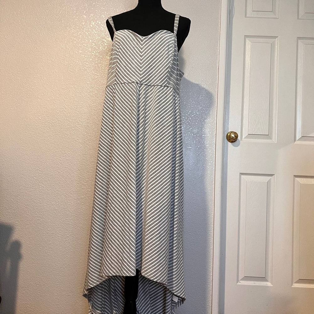 Torrid Gray Striped High Low Maxi Dress Size 2(2XL) - Picture 3 of 10